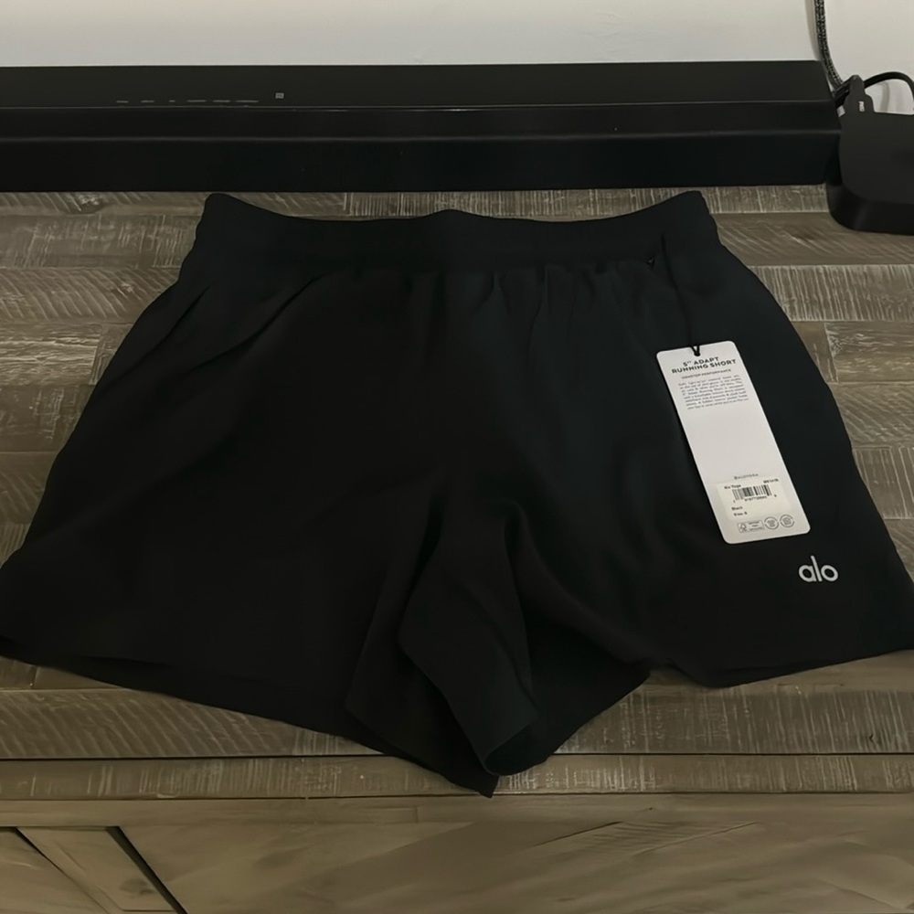 Men’s Alo Short!